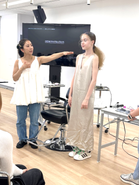 講師の先生によるデモンストレーションです！